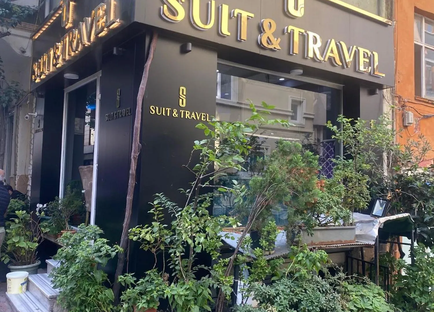 Suit Travel Istanboel 0*,