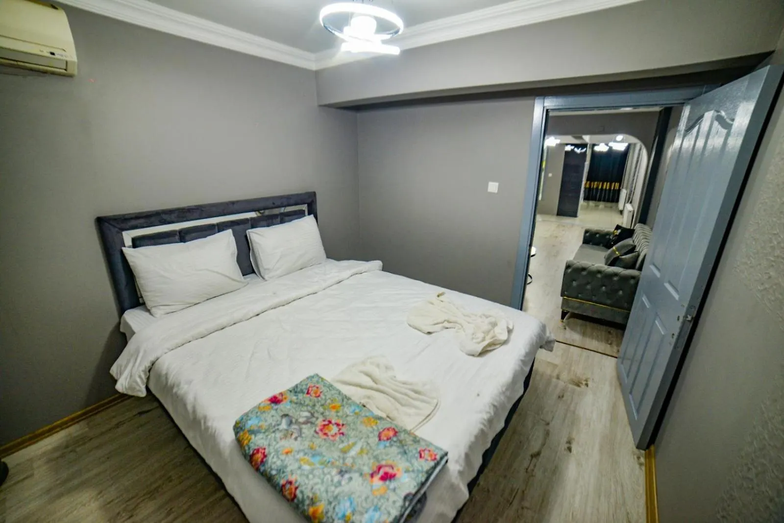 Suit Travel Istanboel Bed & Breakfast